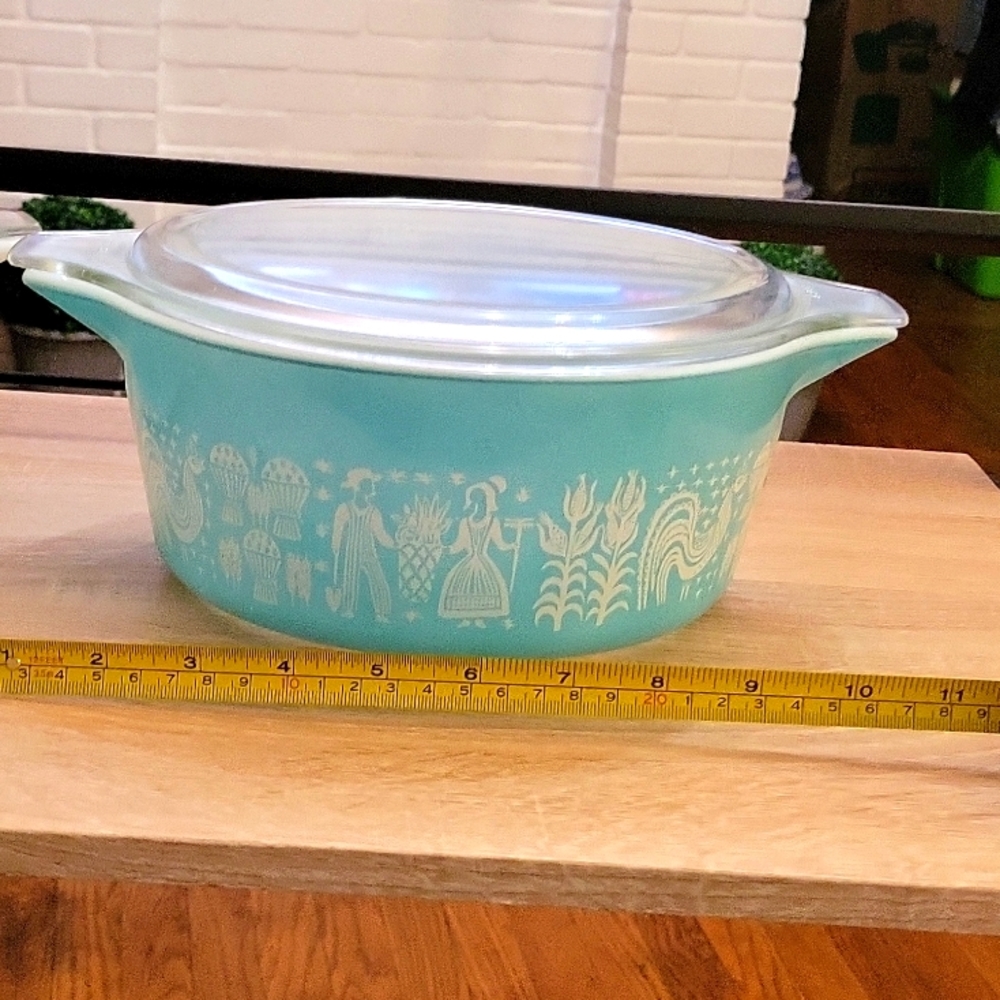 Pyrex 🥣 w/lid